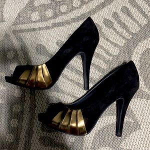 Black and gold elegant sexy heels